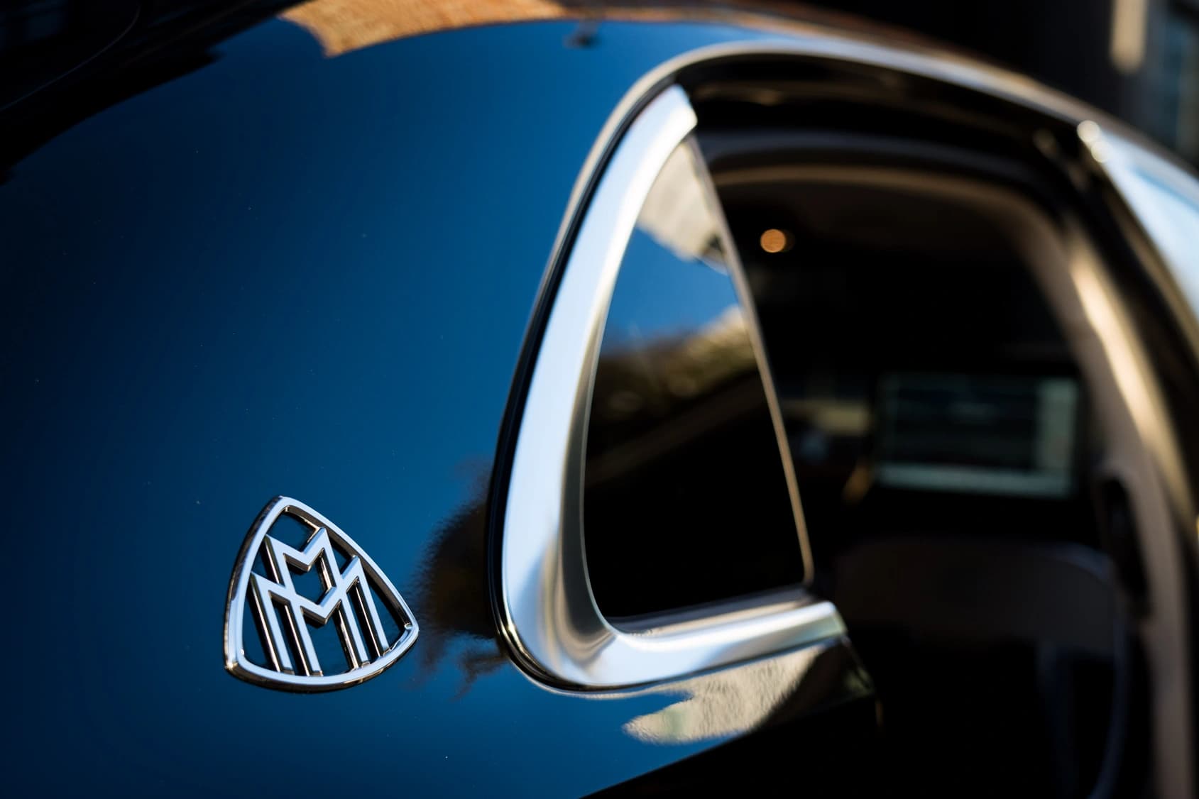 Mercedes-Maybach chauffeur car for VIP transfers in Amsterdam