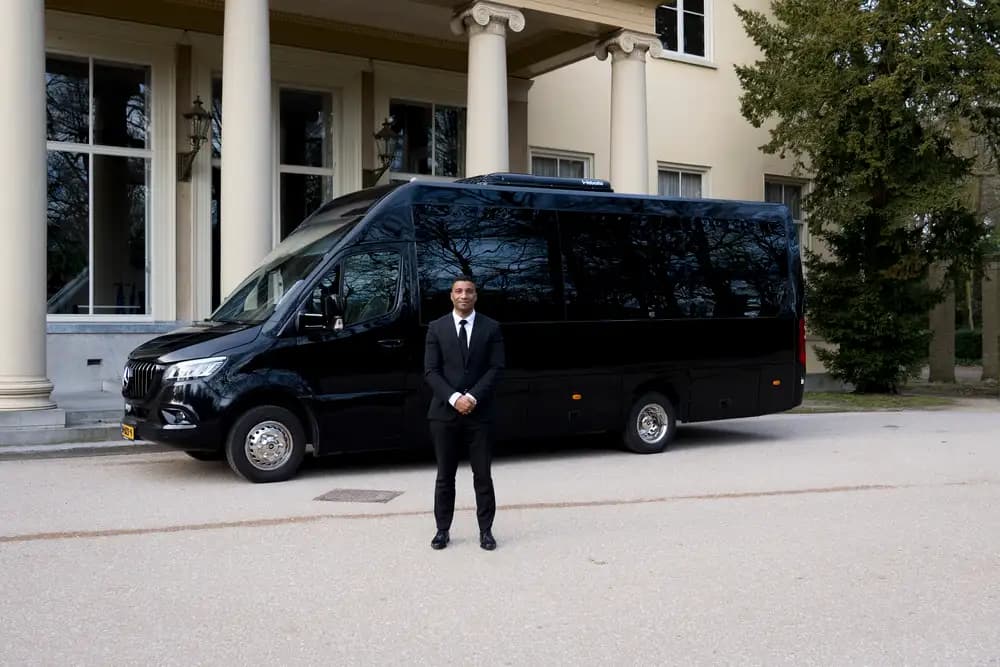 Luxury bus travel – SK Luxury Tours